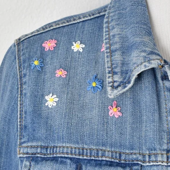 Levi's Flower Embroidered Denim Trucker Jacket - XL - Picture 3 of 10